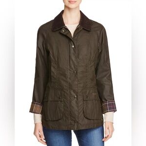 Barbour Women’s Classic Beadnell Jacket – Olive
Size 8